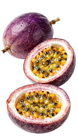 紫红色百香果切面展示