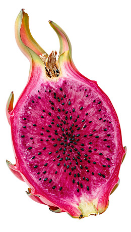 切开的火龙果展示其鲜艳果肉