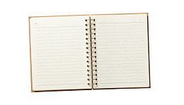 打开的空白线圈笔记本