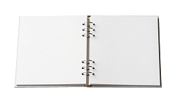 打开的空白活页笔记本