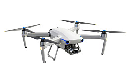 白色四轴无人机特写图片