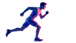 男性跑步者动态瞬间图片