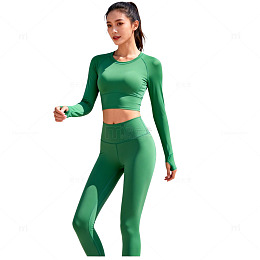 绿色健身服女运动套装模特展示