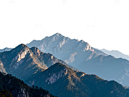 雄山峻岭风光图