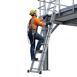 建筑工人攀爬金属梯