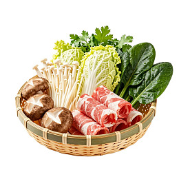 竹篮盛放新鲜火锅食材