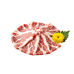精致雪花牛肉片配黄色花朵