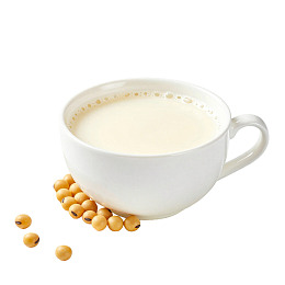 一杯豆浆配几颗黄豆图片