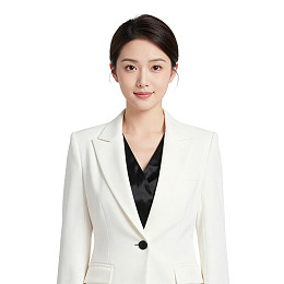 女性身着白色西装外套
