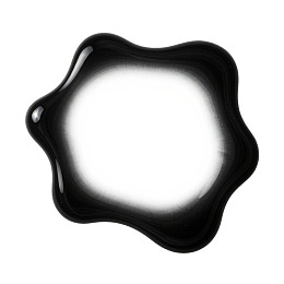 黑色液体滴落形成的不规则图案