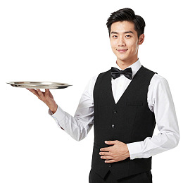 微笑男侍者手持托盘图片