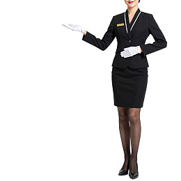 身着黑色制服的女性礼仪人员