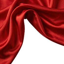 红色丝绸布料褶皱特写