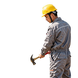 工人戴安全帽手持锤子