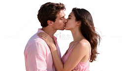 海滩情侣浪漫接吻