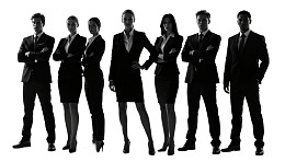 七位商务人士剪影站立