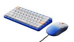蓝色键盘与鼠标组合展示