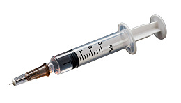 透明注射器特写图片