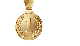 金色冠军奖牌特写图片