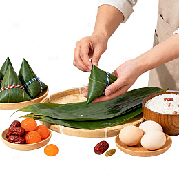 包粽子传统手工艺制作场景