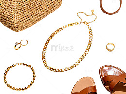时尚金色配饰组合展示