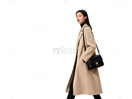 简约时尚女士大衣模特展示