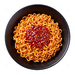 黑色碗装辣味方便面美食