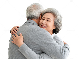 温馨老年夫妇拥抱生活照
