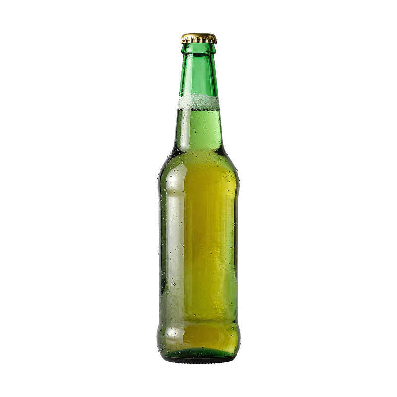 一瓶带有水珠的绿色啤酒瓶