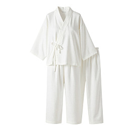 白色宽松和服式睡衣套装