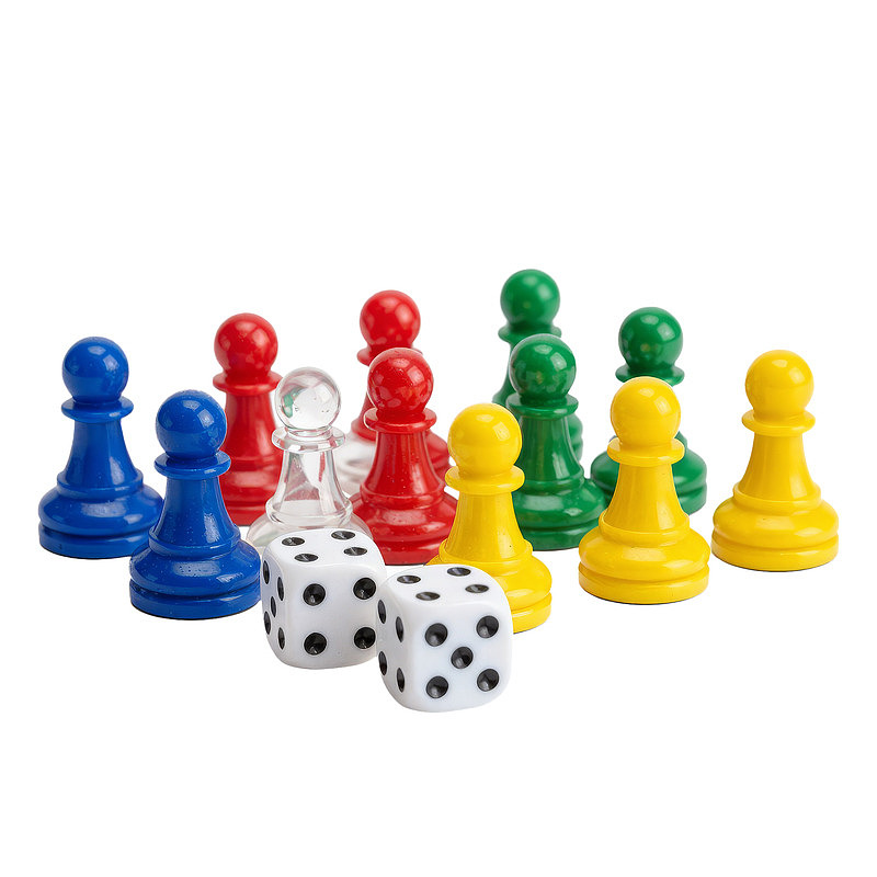 彩色棋子与骰子游戏场景