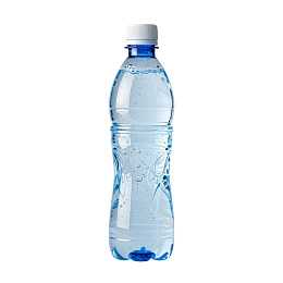 透明塑料瓶装水特写图片