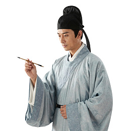 身着古装手持毛笔的男子