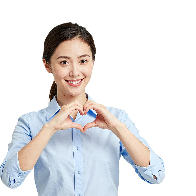 女子用双手比心微笑图片