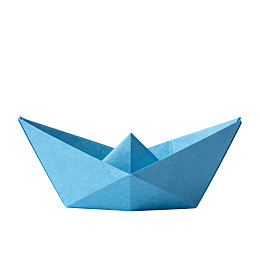 蓝色折纸小船图片