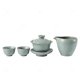 极简风青瓷茶具套装设计素材