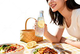 清新风野餐时光人物素材