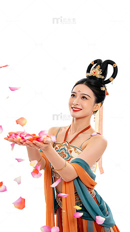 国风古装女子花瓣飘落摄影素材