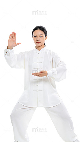 极简风太极练习人物摄影素材