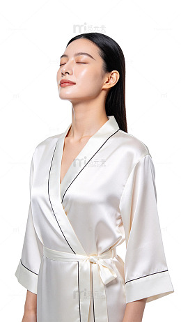 简约风女性睡袍静谧优雅设计素材