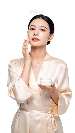 简约风护肤女性使用面膜设计素材